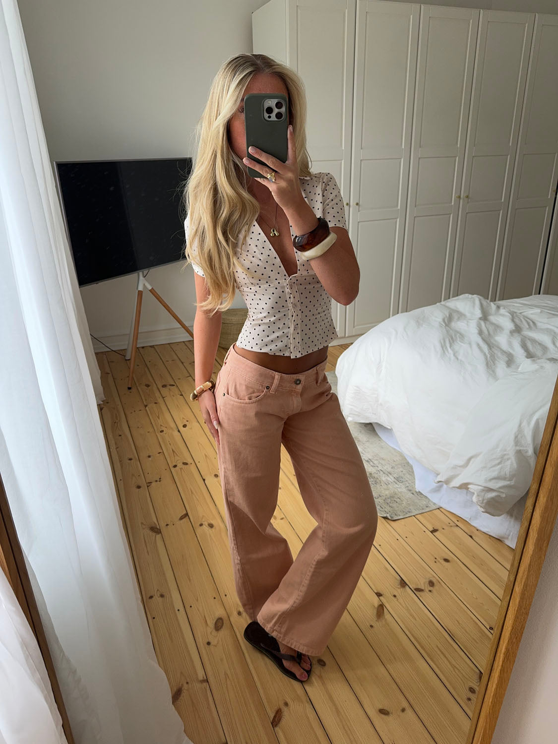 Orange low-rise baggy jeans