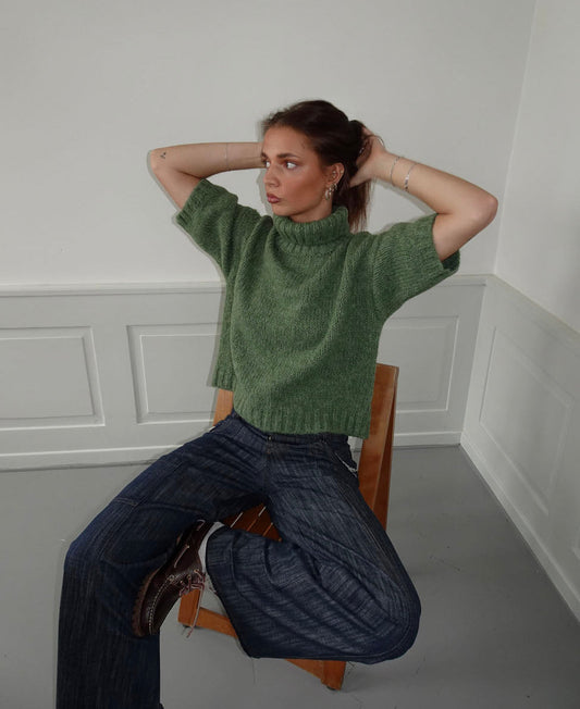 Green short-sleeve turtleneck knit