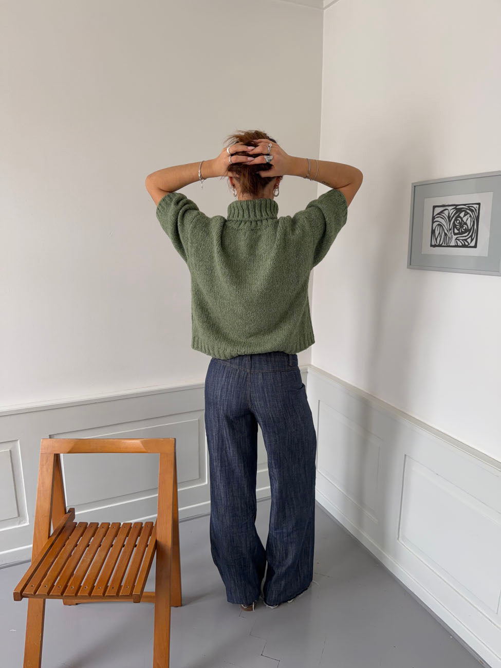 Green short-sleeve turtleneck knit