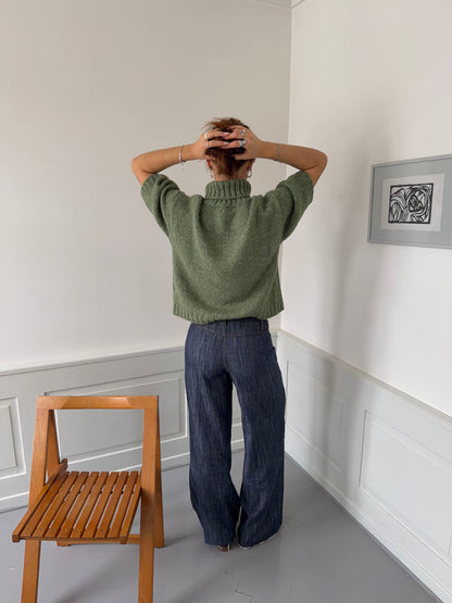 Green short-sleeve turtleneck knit