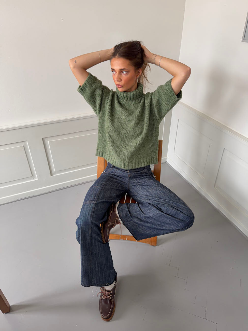 Green short-sleeve turtleneck knit